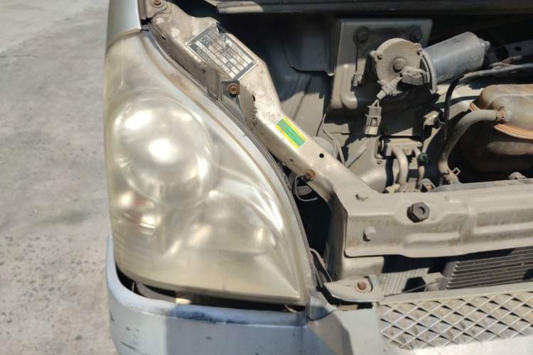 Used Wuling Rongguang 2012 1.5L Extended Basic Version Right Front Headlight
