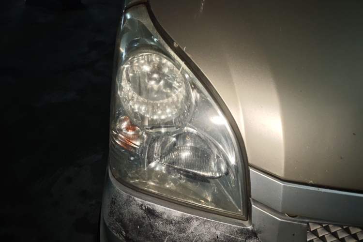 Used Wuling Rongguang 2012 1.5L Extended Basic Version Right Front Headlight