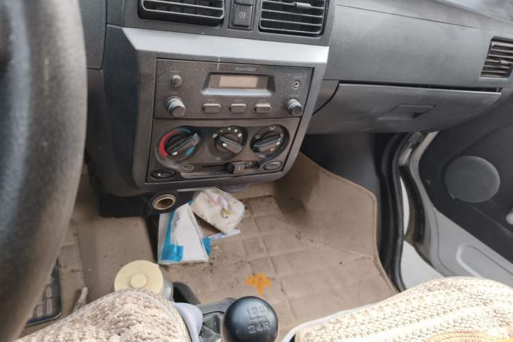 Used Wuling Rongguang 2012 1.2L Extended Basic Version LJY Audio And AC Panel