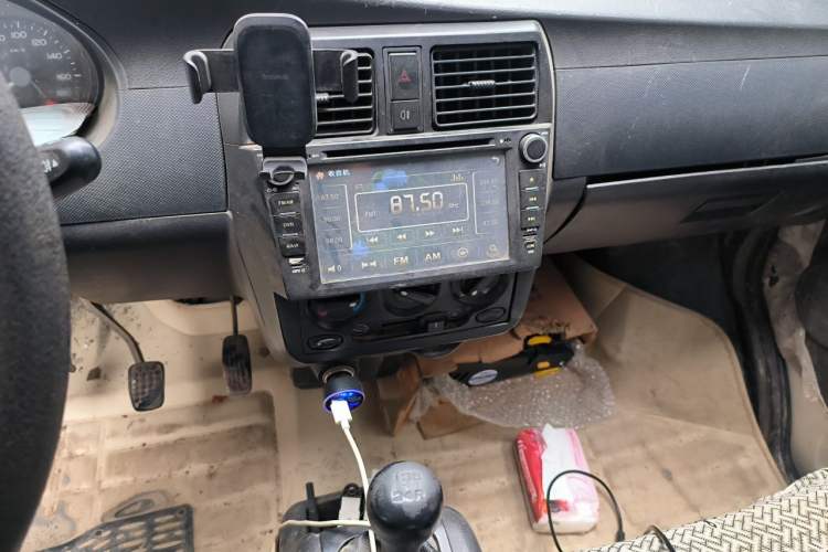 Used Wuling Rongguang 2012 1.2L Extended Basic Version LJY Audio And AC Panel