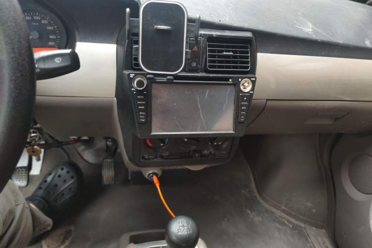 Used Wuling Rongguang 2012 1.5L Extended Standard Version Audio And AC Panel