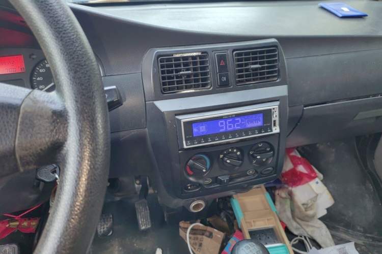 Used Wuling Rongguang 2012 1.5L Extended Basic Version Audio And AC Panel