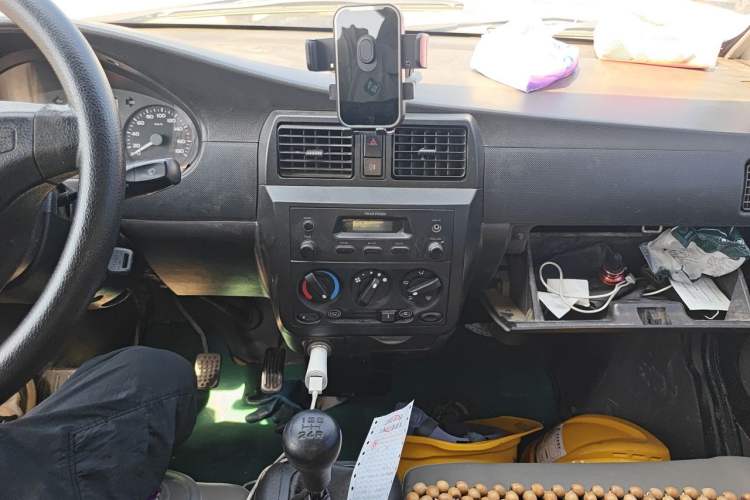 Used Wuling Rongguang 2012 1.2L Extended Basic Version LJY Audio And AC Panel