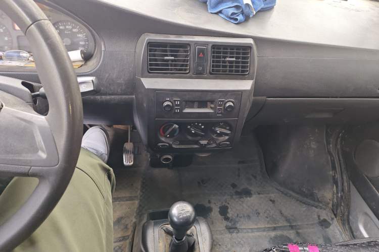 Used Wuling Rongguang 2012 1.2L Extended Basic Version LJY Audio And AC Panel