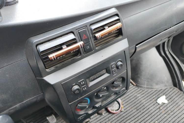 Used Wuling Rongguang 2012 1.2L Extended Basic Version LJY Audio And AC Panel