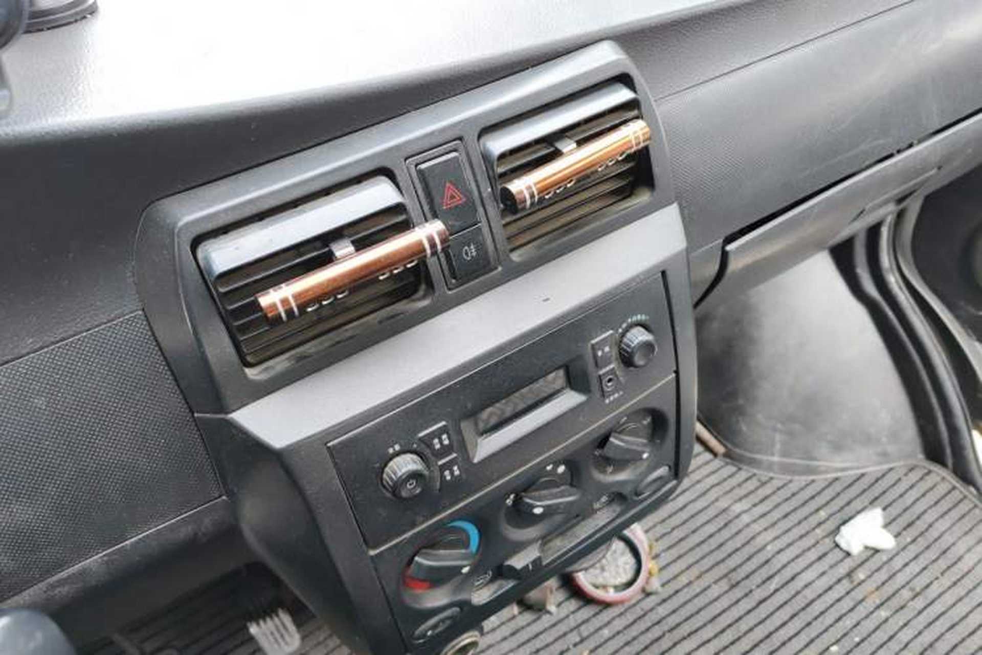 Used Wuling Rongguang 2012 1.2L Extended Basic Version LJY Audio And AC Panel
