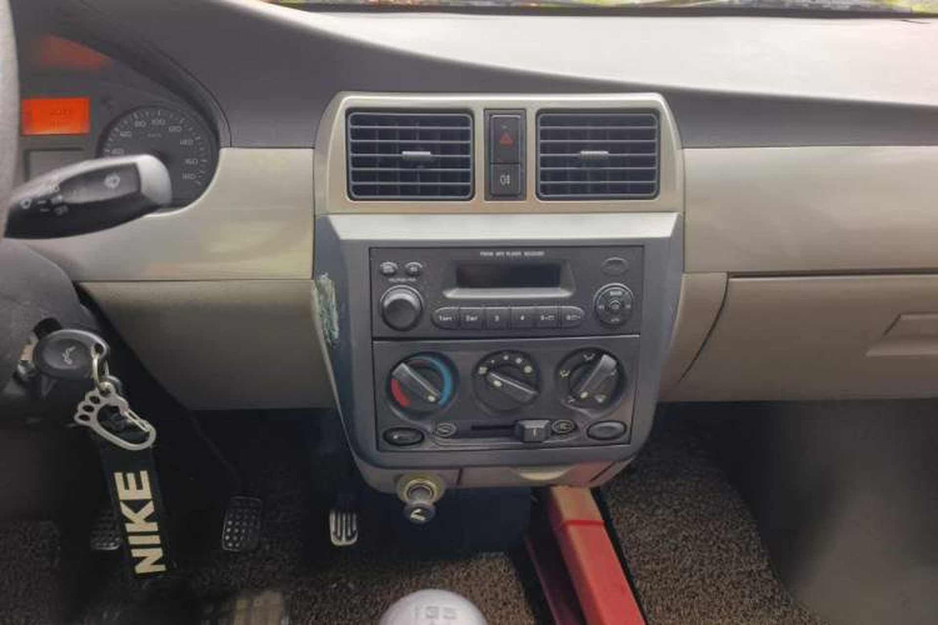 Used Wuling Rongguang 2012 1.2L Extended Basic Version LJY Audio And AC Panel