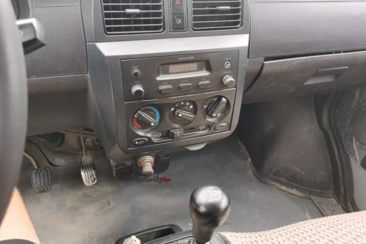 Used Wuling Rongguang 2012 1.2L Extended Basic Version LJY Audio And AC Panel