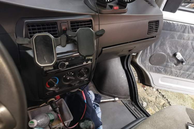 Used Wuling Rongguang 2012 1.5L Extended Standard Version Audio And AC Panel