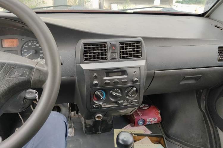 Used Wuling Rongguang 2012 1.2L Extended Basic Version LJY Audio And AC Panel