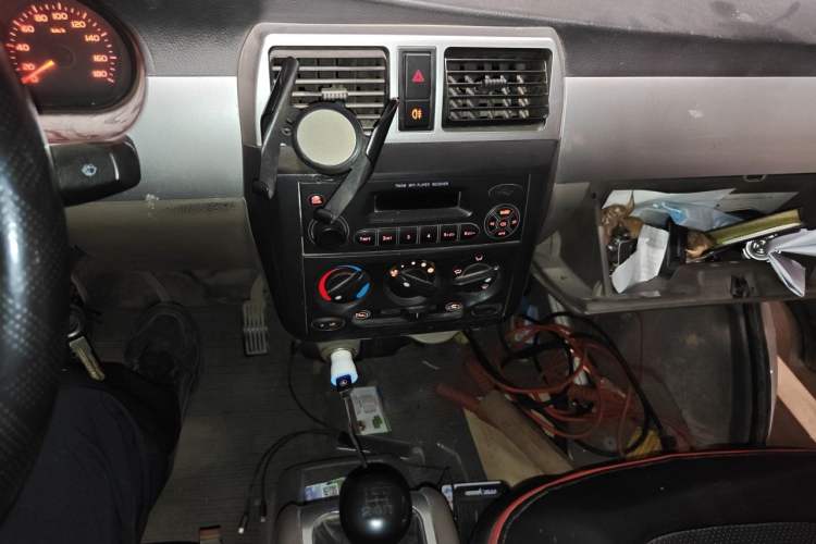 Used Wuling Rongguang 2012 1.5L Extended Standard Version Audio And AC Panel