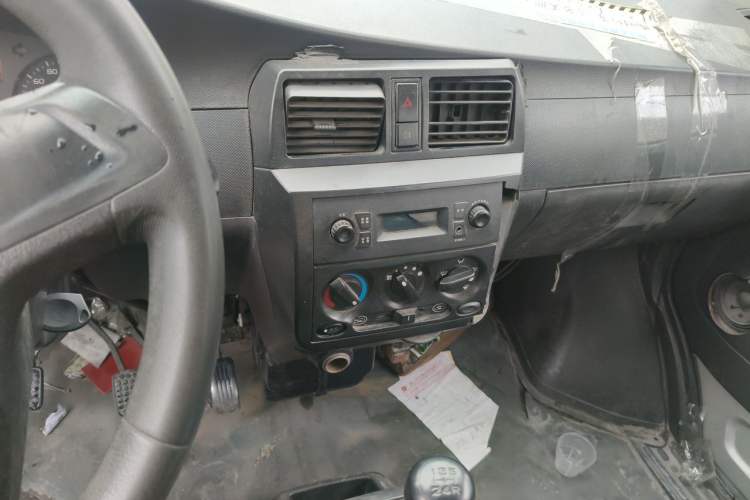 Used Wuling Rongguang 2012 1.2L Extended Basic Version LJY Audio And AC Panel