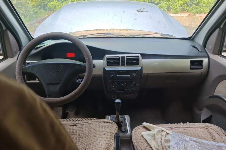 Used Wuling Rongguang 2012 1.5L Extended Standard Version Center Console