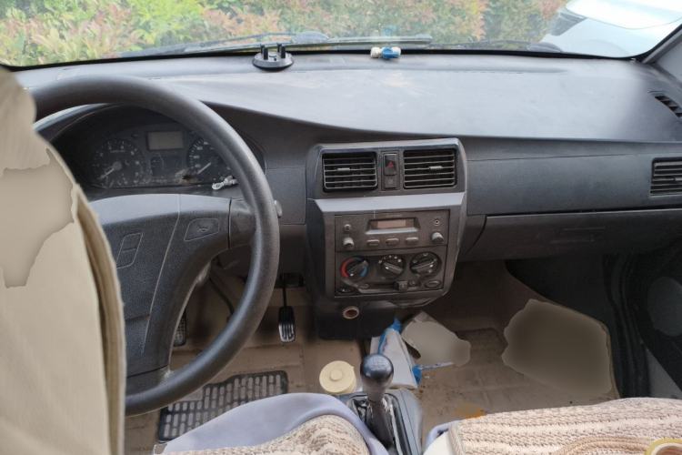 Used Wuling Rongguang 2012 1.2L Extended Basic Version LJY Center Console