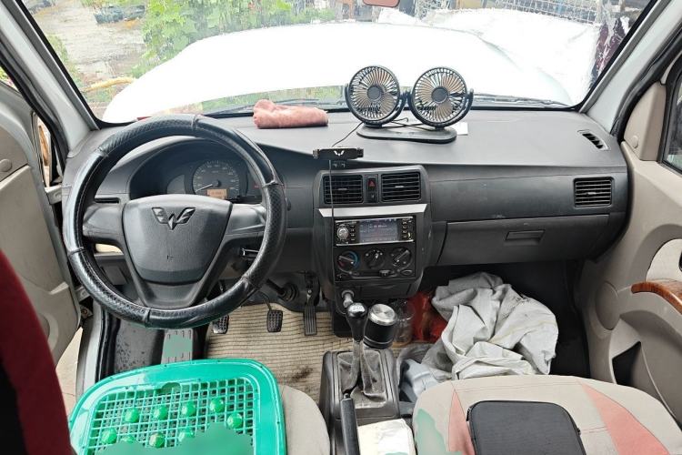 Used Wuling Rongguang 2012 1.5L Extended Standard Version Center Console