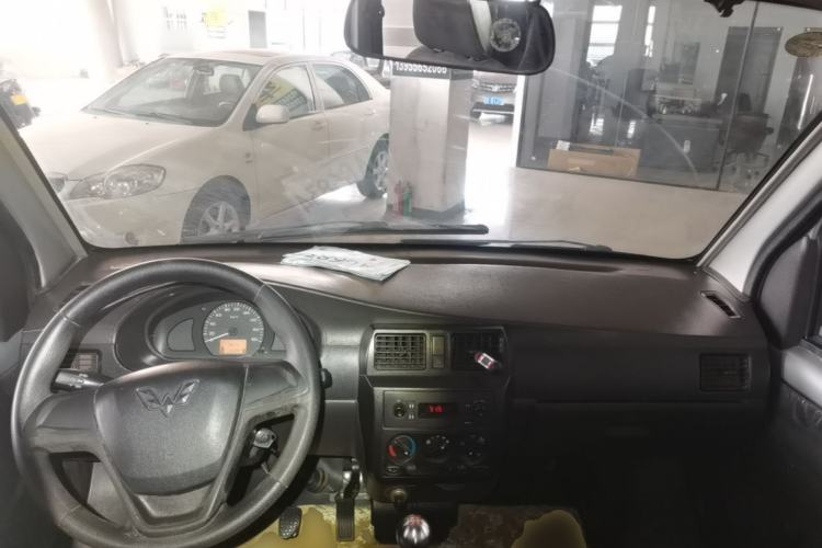 Used Wuling Rongguang 2012 1.5L Extended Basic Version Center Console