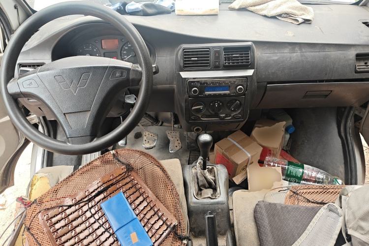 Used Wuling Rongguang 2012 1.2L Extended Basic Version LJY Center Console