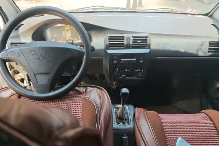 Used Wuling Rongguang 2012 1.2L Extended Basic Version LJY Center Console