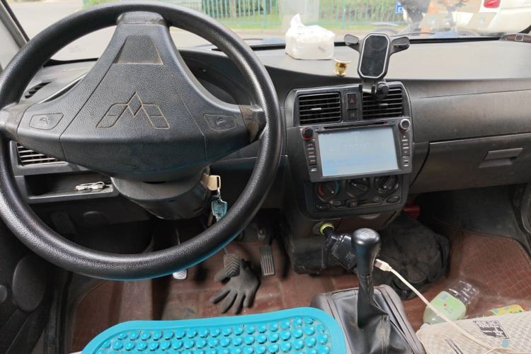 Used Wuling Rongguang 2012 1.5L Extended Basic Version Center Console