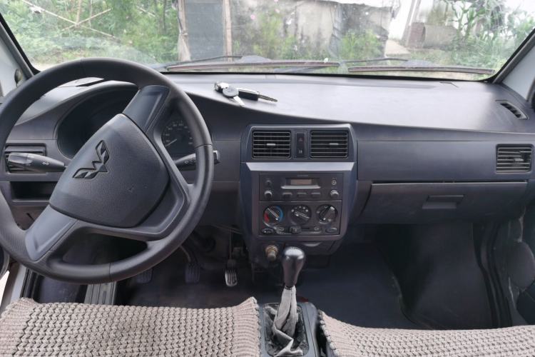 Used Wuling Rongguang 2012 1.2L Extended Basic Version LJY Center Console