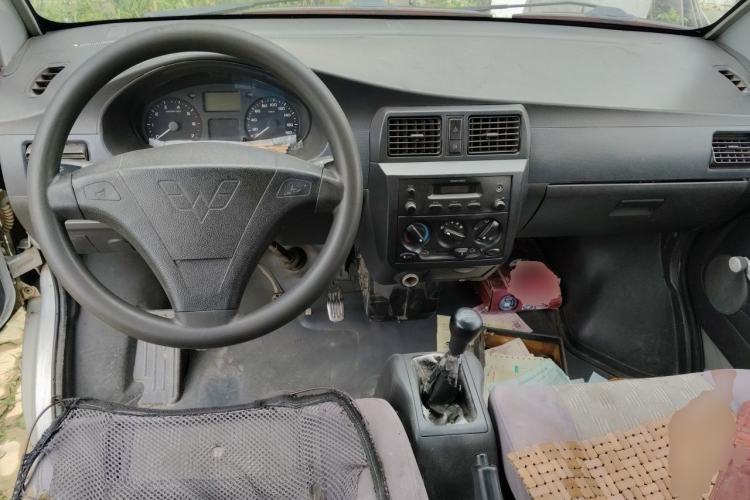 Used Wuling Rongguang 2012 1.2L Extended Basic Version LJY Center Console