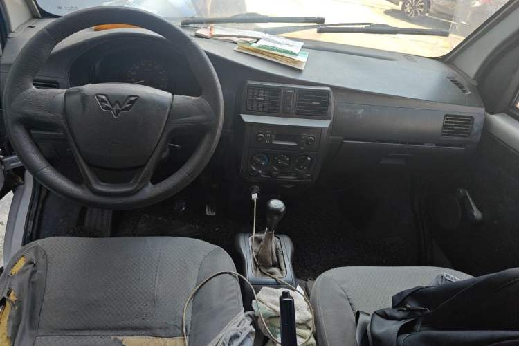Used Wuling Rongguang 2012 1.2L Extended Basic Version LJY Center Console