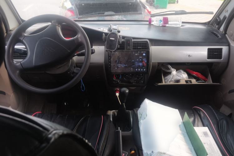 Used Wuling Rongguang 2012 1.5L Extended Basic Version Center Console