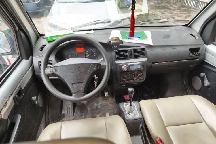 Used Wuling Rongguang 2012 1.2L Extended Basic Version LJY Center Console