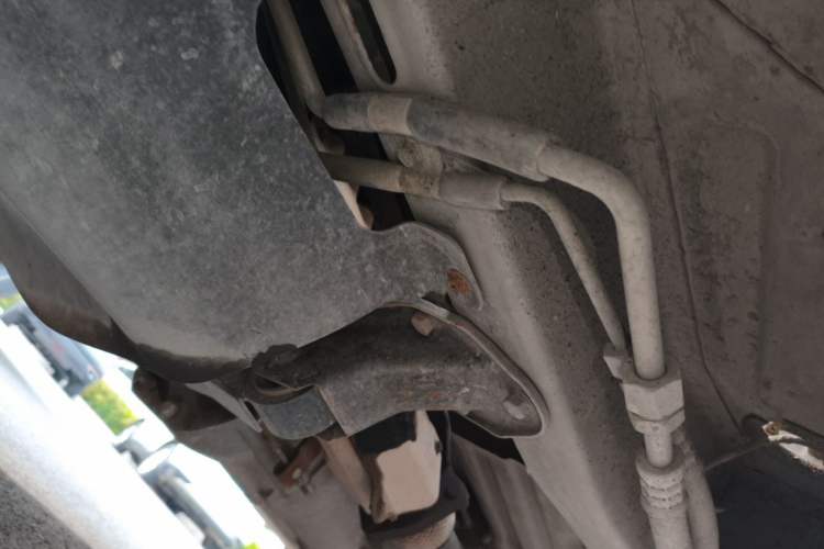 Used Wuling Rongguang 2012 1.2L Extended Basic Version LJY Chassis Front Left