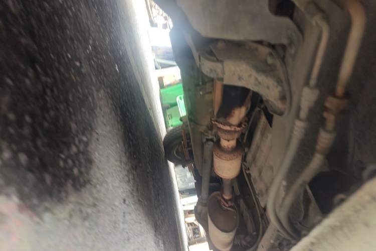 Used Wuling Rongguang 2012 1.2L Extended Basic Version LJY Chassis Front Left