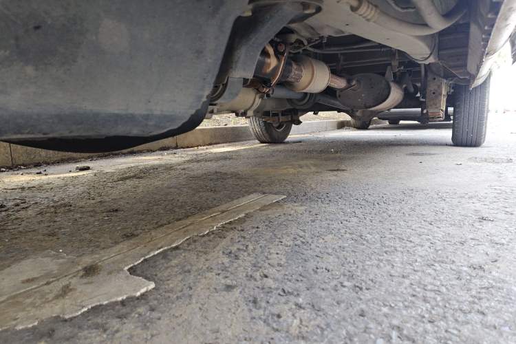 Used Wuling Rongguang 2012 1.2L Extended Basic Version LJY Chassis Front Left