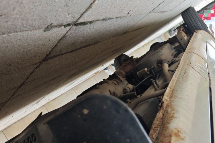 Used Wuling Rongguang 2012 1.5L Extended Basic Version Chassis Front Right