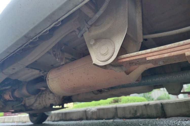 Used Wuling Rongguang 2012 1.5L Extended Basic Version Chassis Rear Left