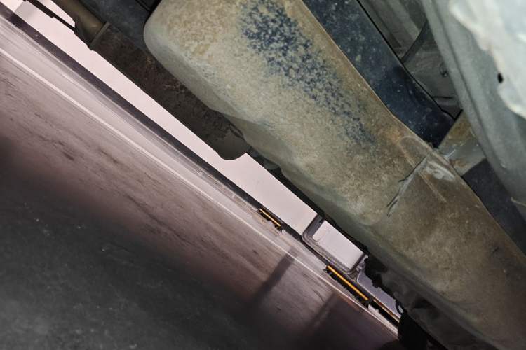 Used Wuling Rongguang 2012 1.5L Extended Standard Version Chassis Rear Right