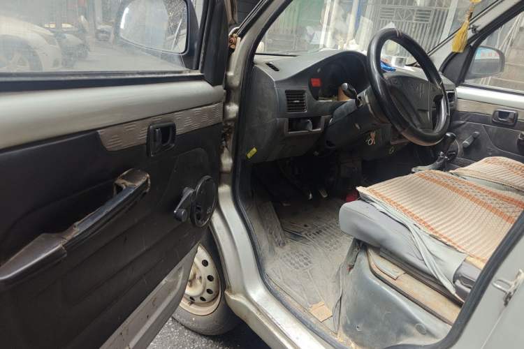Used Wuling Rongguang 2012 1.2L Extended Basic Version LJY Driver Seat