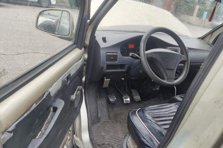 Used Wuling Rongguang 2012 1.2L Extended Basic Version LJY Driver Seat