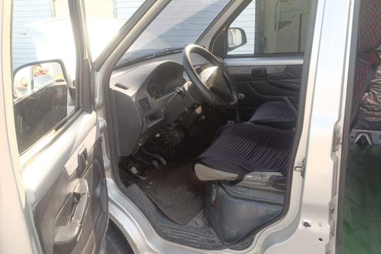 Used Wuling Rongguang 2012 1.5L Extended Basic Version Driver Seat