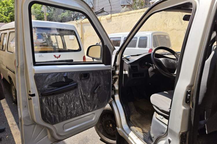 Used Wuling Rongguang 2012 1.2L Extended Basic Version LJY Driver Seat