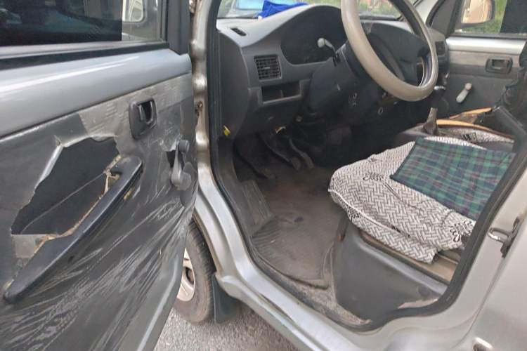 Used Wuling Rongguang 2012 1.5L Extended Basic Version Driver Seat