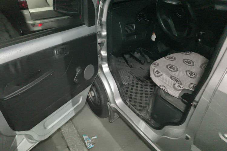 Used Wuling Rongguang 2012 1.5L Extended Basic Version Driver Seat