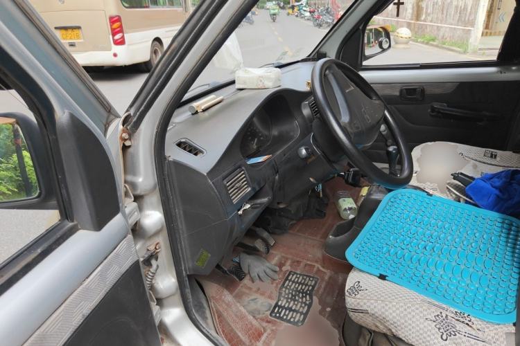 Used Wuling Rongguang 2012 1.5L Extended Basic Version Driver Seat