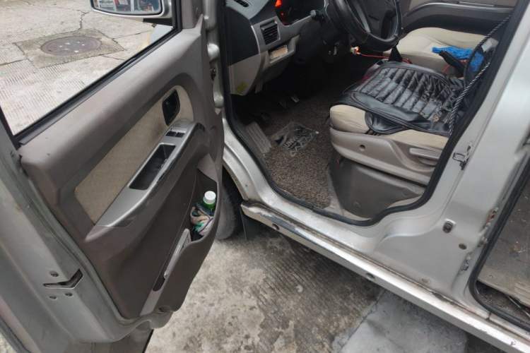 Used Wuling Rongguang 2012 1.2L Extended Basic Version LJY Driver Seat