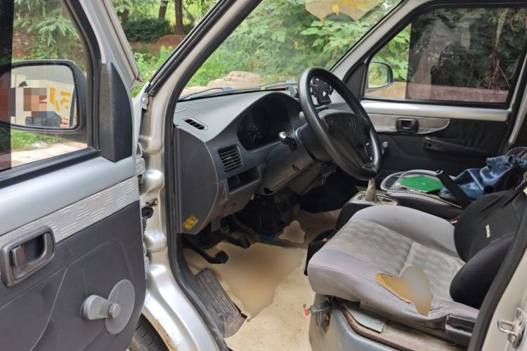 Used Wuling Rongguang 2012 1.5L Extended Basic Version Driver Seat