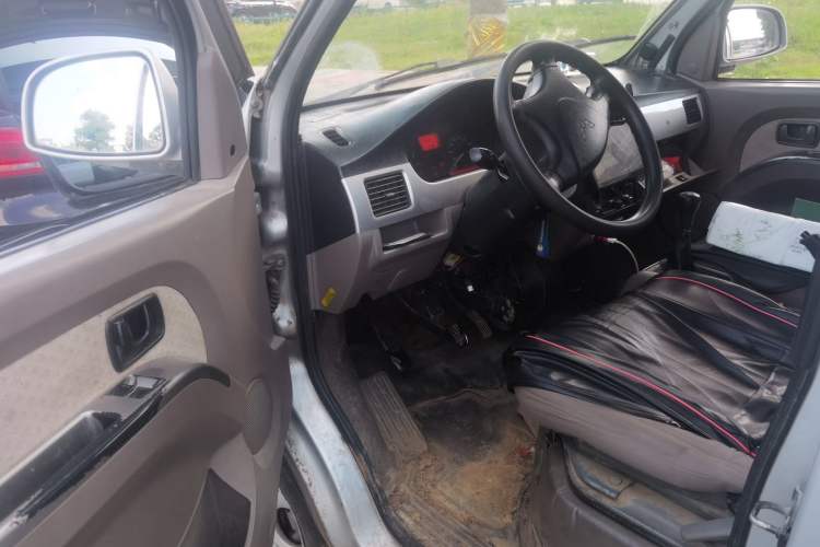 Used Wuling Rongguang 2012 1.5L Extended Basic Version Driver Seat