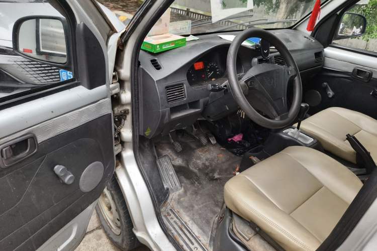 Used Wuling Rongguang 2012 1.2L Extended Basic Version LJY Driver Seat