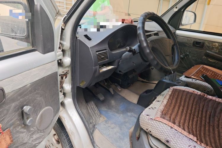 Used Wuling Rongguang 2012 1.2L Extended Basic Version LJY Driver Seat