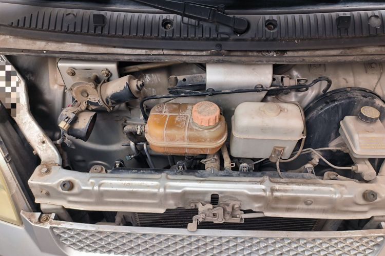 Used Wuling Rongguang 2012 1.2L Extended Basic Version LJY Engine Bay