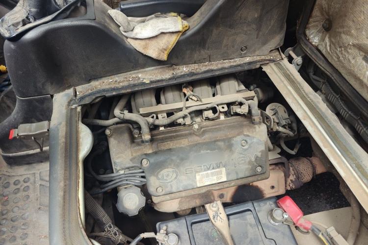 Used Wuling Rongguang 2012 1.2L Extended Basic Version LJY Engine Bay