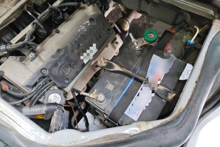 Used Wuling Rongguang 2012 1.2L Extended Basic Version LJY Engine Bay