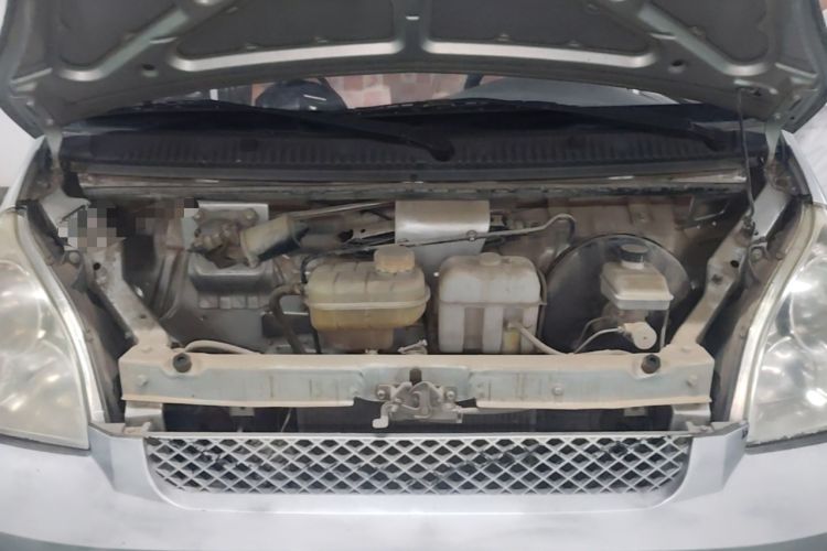 Used Wuling Rongguang 2012 1.5L Extended Basic Version Engine Bay